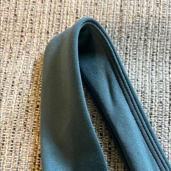 Alo yoga Real Blue Sports Bra - Picture 2 of 9